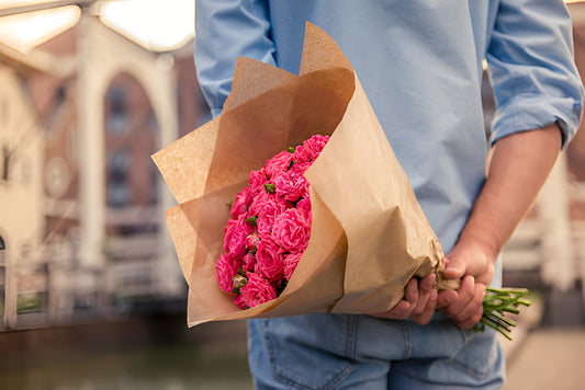 Welcome New Homeowners With These Creative Floral Gift Ideas
